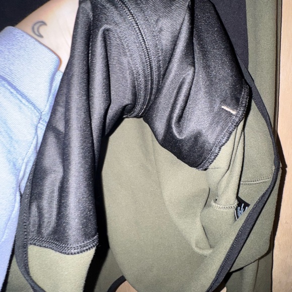 The North Face Black and Olive Jacket size XXL - Picture 9 of 11